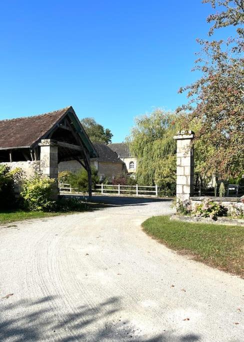 Charmante Maisonette A Arconnay Exterior photo